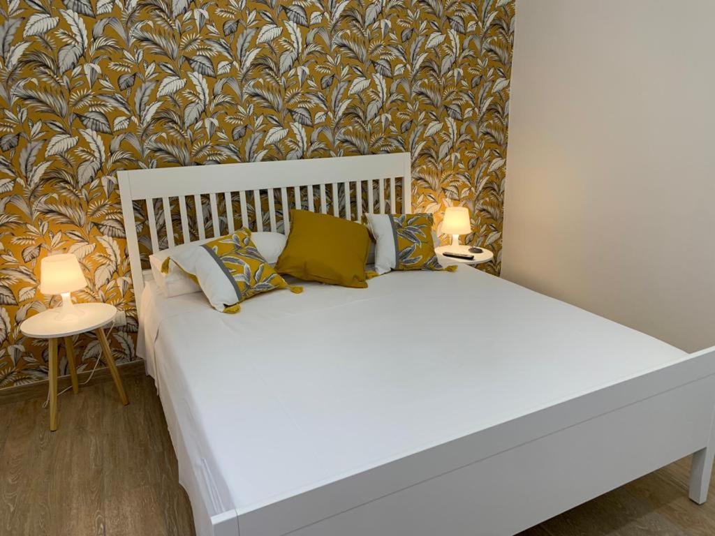 Donna Luisa-Catania Charming Apartment ภายนอก รูปภาพ