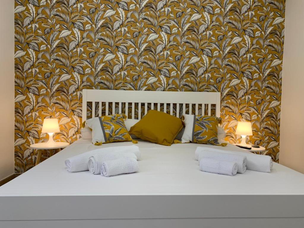 Donna Luisa-Catania Charming Apartment ภายนอก รูปภาพ