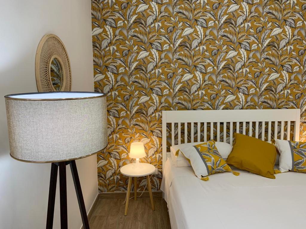 Donna Luisa-Catania Charming Apartment ภายนอก รูปภาพ