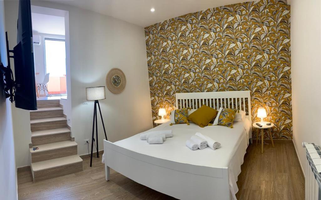 Donna Luisa-Catania Charming Apartment ภายนอก รูปภาพ