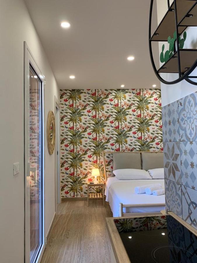 Donna Luisa-Catania Charming Apartment ภายนอก รูปภาพ