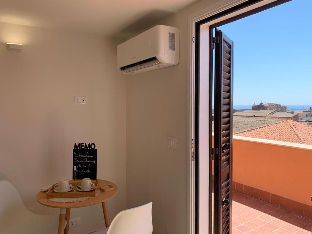 Donna Luisa-Catania Charming Apartment ภายนอก รูปภาพ