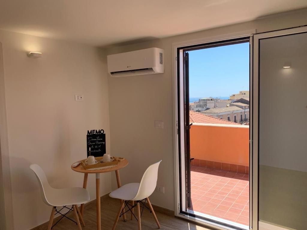 Donna Luisa-Catania Charming Apartment ภายนอก รูปภาพ