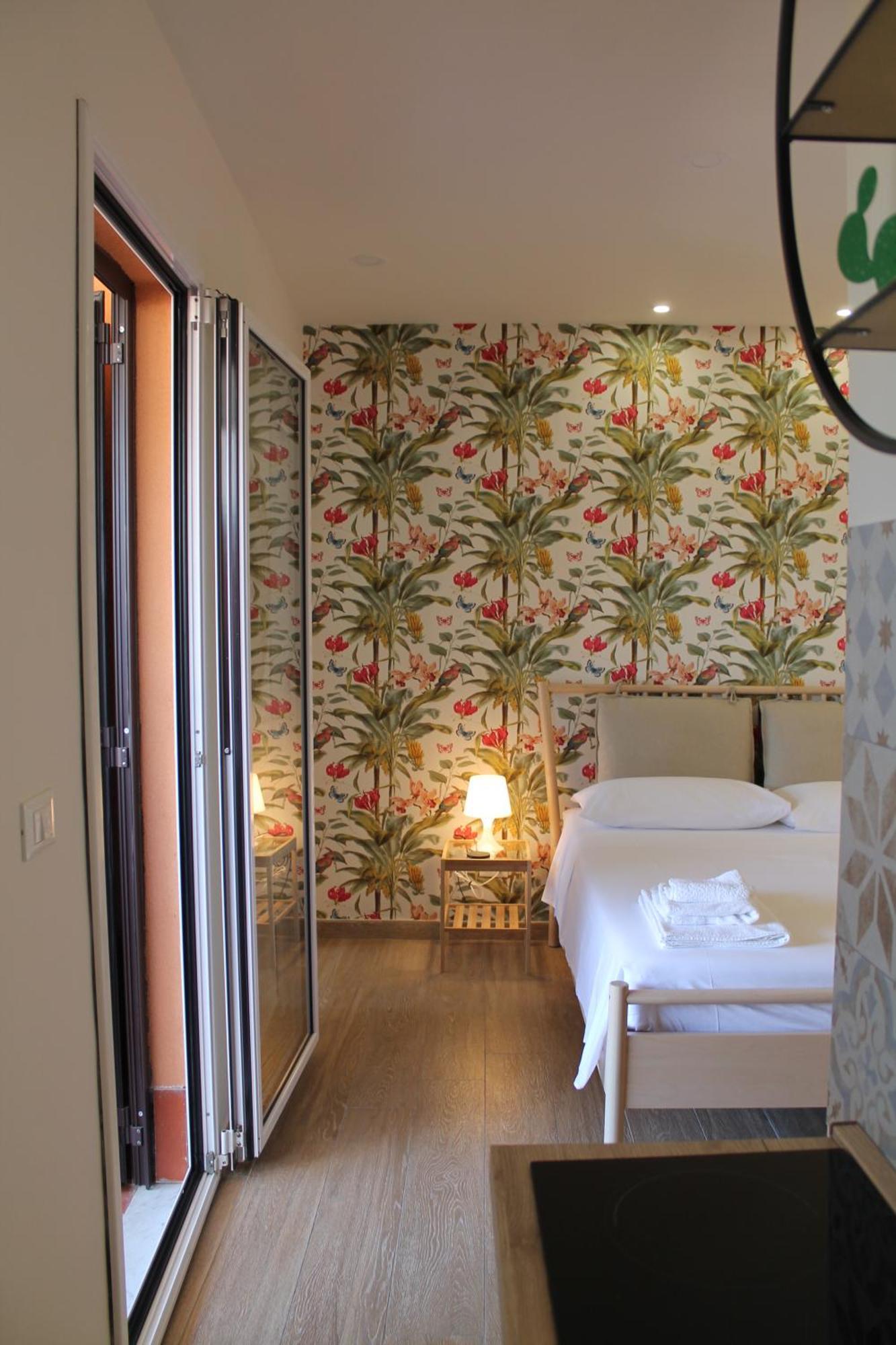 Donna Luisa-Catania Charming Apartment ภายนอก รูปภาพ