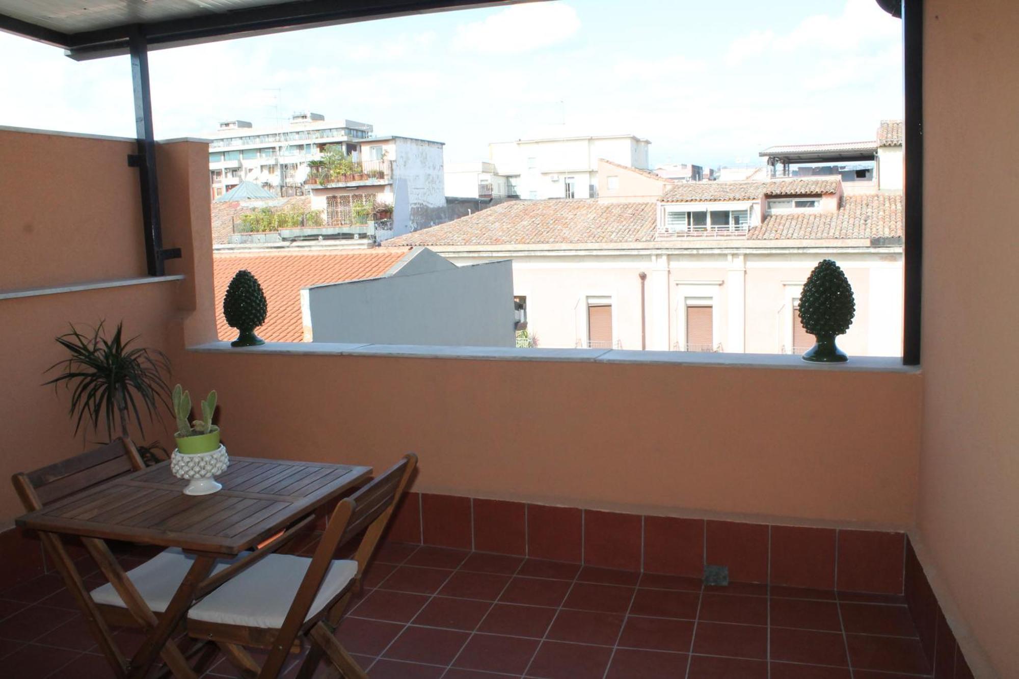 Donna Luisa-Catania Charming Apartment ภายนอก รูปภาพ